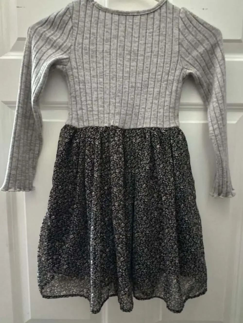 OshKosh B'gosh Ribbed Mixed Fabric Floral Dress Grey Size 6/6X